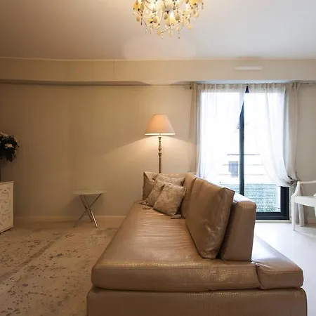 Carlton Riviera