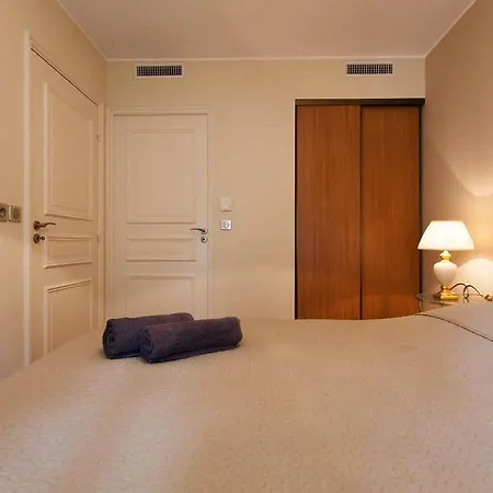 Carlton Riviera Apartment