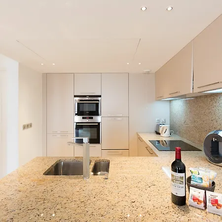 Carlton Riviera Apartment